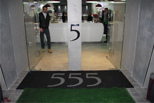 Магазин брендовой одежды 555 в Римини 